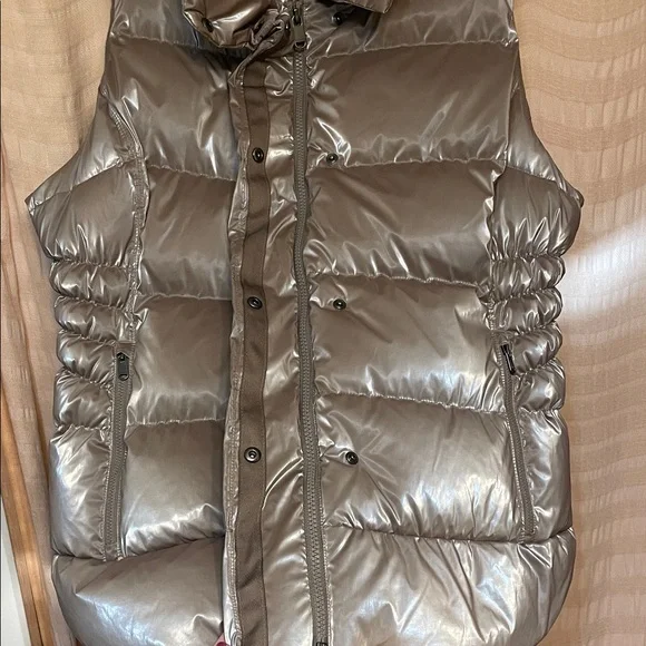 Athleta Brown Downtown Puffer Vest - Picture 4 of 14